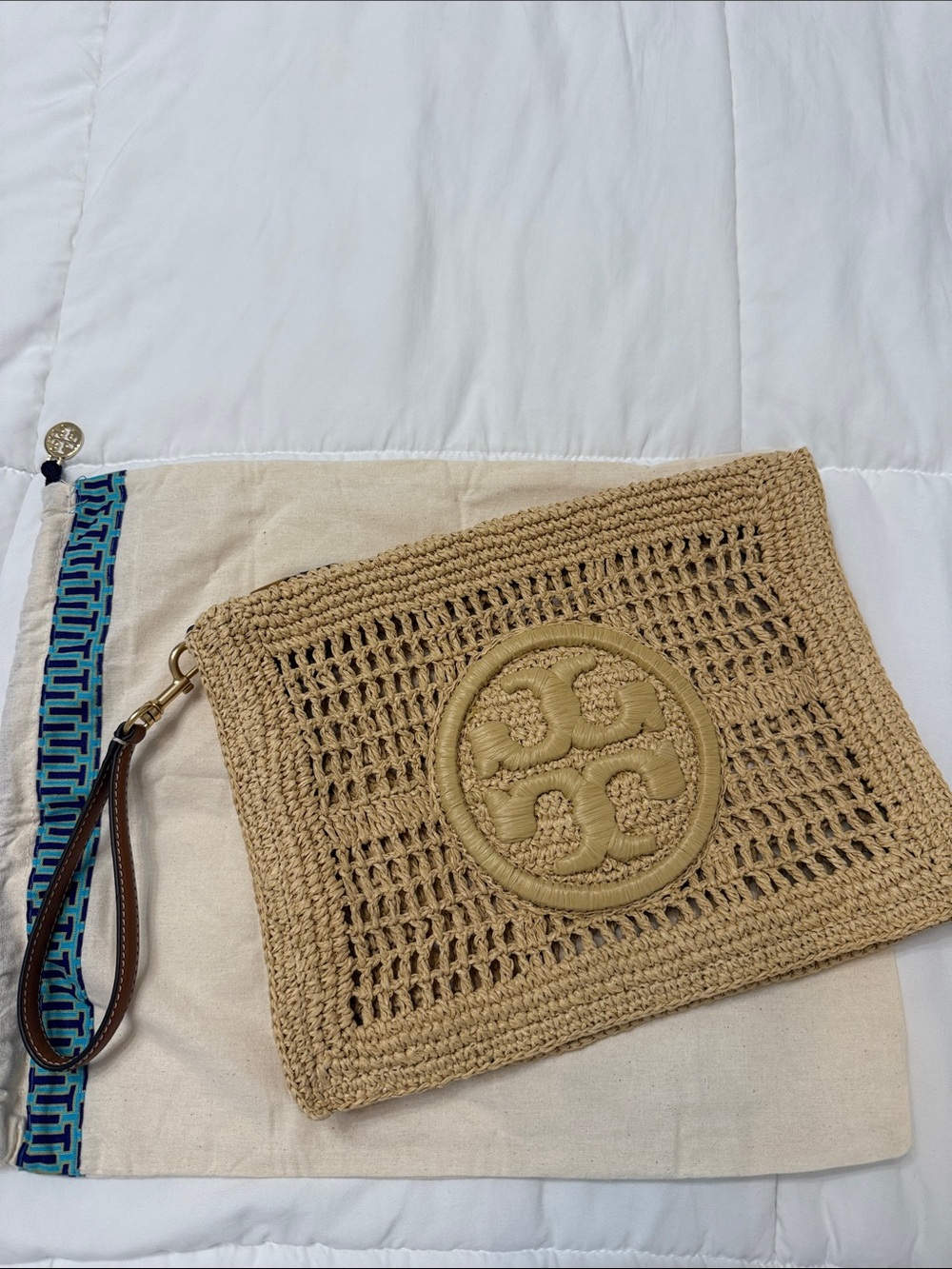 Tory Burch
Ella Croche... Beige Woven Logo Wristlet Clutch